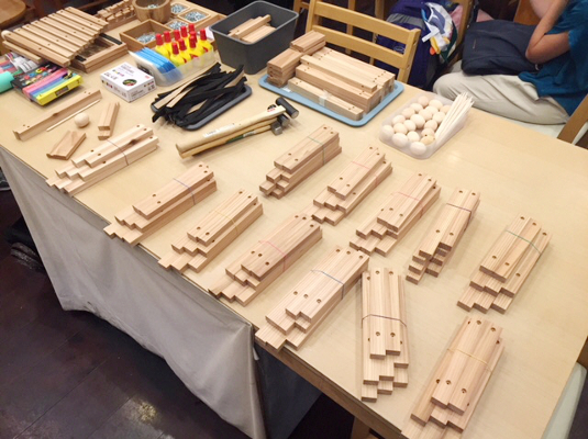 「奈良県産木材で木琴作り教室」の様子（1）